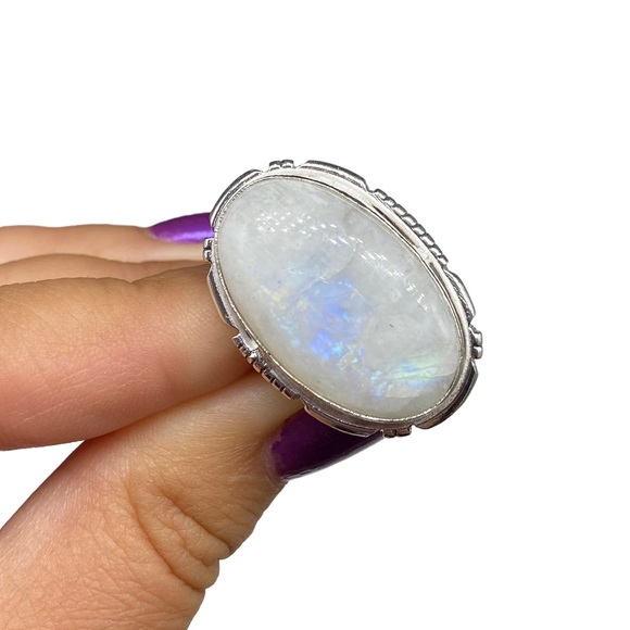 Rainbow Moonstone Gemstone Ring. - Picture 6 of 8